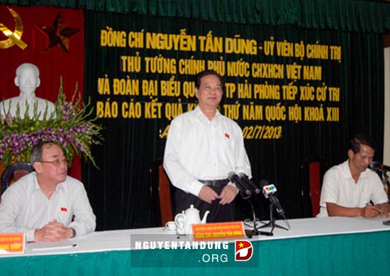 នាយករដ្ឋមន្ត្រីបានជួបប្រាស្រ័យជាមួយអ្នកបោះឆ្នោតនៅទីក្រុង Hai Phong។