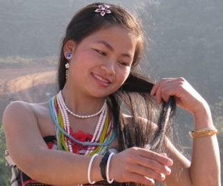 ដេក Duong-ទំនៀមទម្លាប់មុនអាពារហ៍ពិពារហ៍របស់ជនរួមជាតិជាជនជាតិ Co Tu