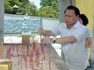 ឧបនាយករដ្ឋមន្ត្រីវៀតណាម Vu Van Ninh ទៅបំពេញទស្សនកិច្ចការងារនៅខេត្ត Quang Tri