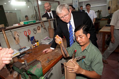 អាមេរិកជួយឧបត្ថម្ភឲ្យជនរងគ្រោះដោយគ្រាប់បែកមីននៅវៀតណាម