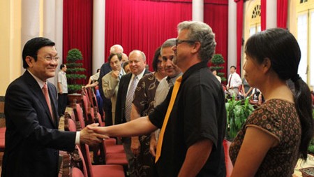 ប្រធានរដ្ឋវៀតណាមជួបប្រាស្រ័យជាមួយបណ្ដាអ្នកវិទ្យាសាស្ត្រចូលរួមសន្និសីទ÷ជំនួបប្រាស្រ័យវៀតណាម