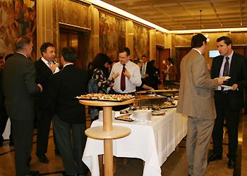 វៀតណាមកំពុងដើរត្រូវទិសលើផ្លូវសមាហរណកម្មពិភពលោក