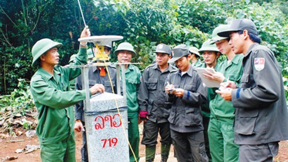 ផ្សព្វផ្សាយច្បាប់ព្រំដែននៅតំបន់ព្រំដែនវៀតណាម-ឡាវ