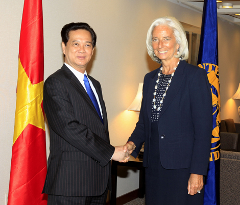 នាយករដ្ឋមន្ត្រីវៀតណាមជួបសន្ទនាជាមួយថ្នាក់ដឹកនាំធនាគារពិភពលោកនិងមូលនិធិរូបីយវត្ថុ