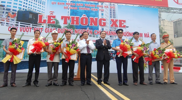 ពិធីបើកសម្ពោធន៍ស្ពានលើអាកាស  Kim Ma – Nguyen Chi Thanh