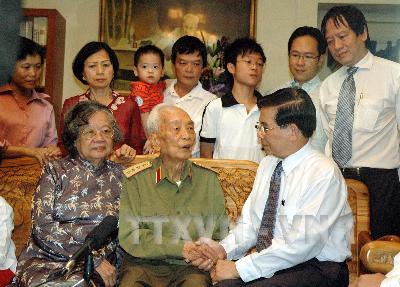 នាយឧត្តមសេនីយ៍ Vo Nguyen Giap នឹងរស់ក្នុងបេះដូងប្រជាជនវៀតណាមនិងមិត្តភក្តិអន្តរជាតិជារៀងរហូត
