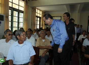 ឧបនាយករដ្ឋមន្ត្រី Nguyen Thien Nhan ជួបប្រាស្រ័យជាមួយអ្នកបោះឆ្នោតខេត្ត Bac Giang