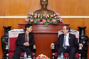 គណៈប្រតិភូសហគមប្រជាជនសឹង្ហបុរីមកបំពេញទស្សនៈកិច្ចការងារនៅវៀតណាម