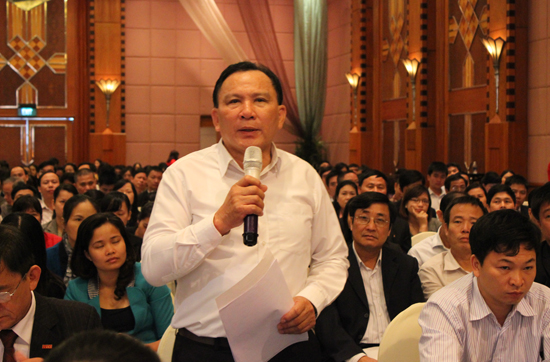 ជំនួបសន្ទនាជាមួយអង្គភាពអាជីវកម្មស្ដីពីបែបបទរដ្ឋបាល គោលនយោបាយពន្ធនិងគយ