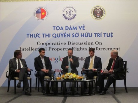 វៀតណាម-អាមេរិកពិភាគ្សាអំពីការអនុវត្តកម្មសិទ្ធិបញ្ញា