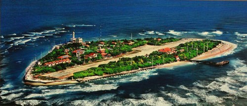 សកម្មភាពទៅសាកសួរសុខទុក្ខនិងជូនអំណោយសំរាប់បណ្ដាកម្មភិបាលនិងយុទ្ធជននៅលើកោះ Nam Yet