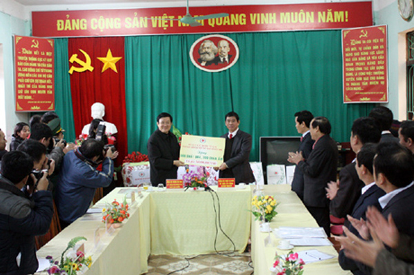 ប្រធានរដ្ឋវៀតណាម អញ្ជើញទៅបំពេញទស្សនកិច្ចការងារនៅខេត្ត Ha Giang-TuyenQuang