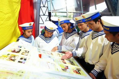 តាំងពិព័រណ៌៖ Hoang Sa , Truong Sa គឺប្រជុំកោះរបស់វៀតណាម