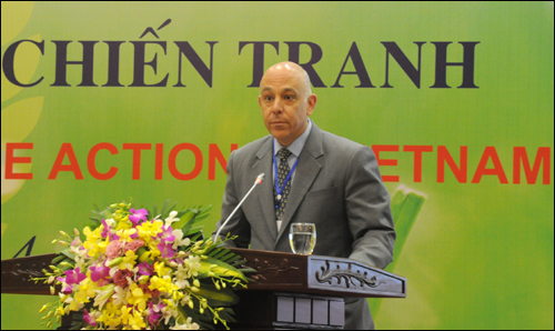 ឧត្តមសេនីយ៍ឯក Nguyen Chi Vinh បានទទួលជួបសន្ទនាឧបការីរងរដ្ឋមន្ត្រីការបរទេសអាមេរិក