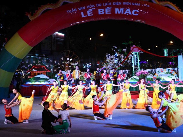 សប្តាហ៍វប្បធម៌ទេសចរណ៍ខេត្ត Dien Bien ឆ្នាំ ២០១៤ បានបញ្ចប់