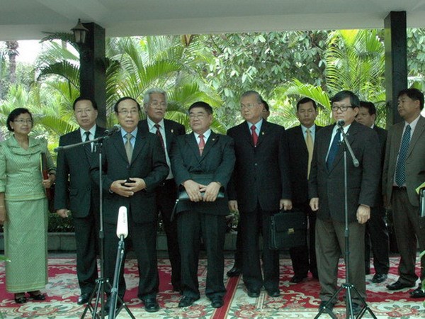 គណៈបក្សសង្គ្រោះជាតិកម្ពុជា CNRP ធ្វើពហិការរដ្ឋសភាជាបន្ត