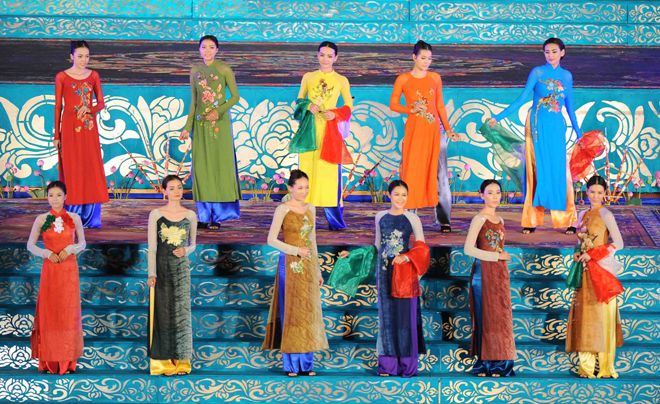 ពិធីបុណ្យអាវផាយបានបើកនៅ Festival Hue 2014