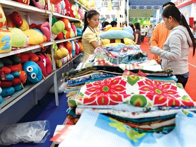 អង្គភាពអាជីវកម្មចំនួន២៣០ចូលរួមផ្សារណាត់ទំនិញវៀតណាមគុណភាពខ្ពស់