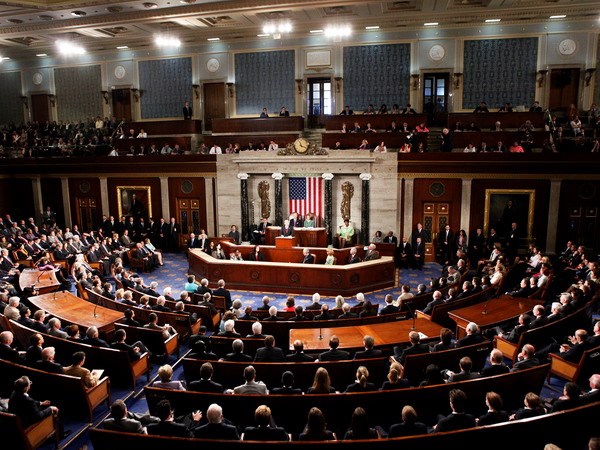 គណៈបក្សសាធារណៈរដ្ឋកំពុងនាំមុខគណៈបក្សប្រជាធិបតេយ្យមុនពេលការបោះឆ្នោតរដ្ឋសភាពាក់កណ្ដាលអាណត្តិនៅអាមេរិក