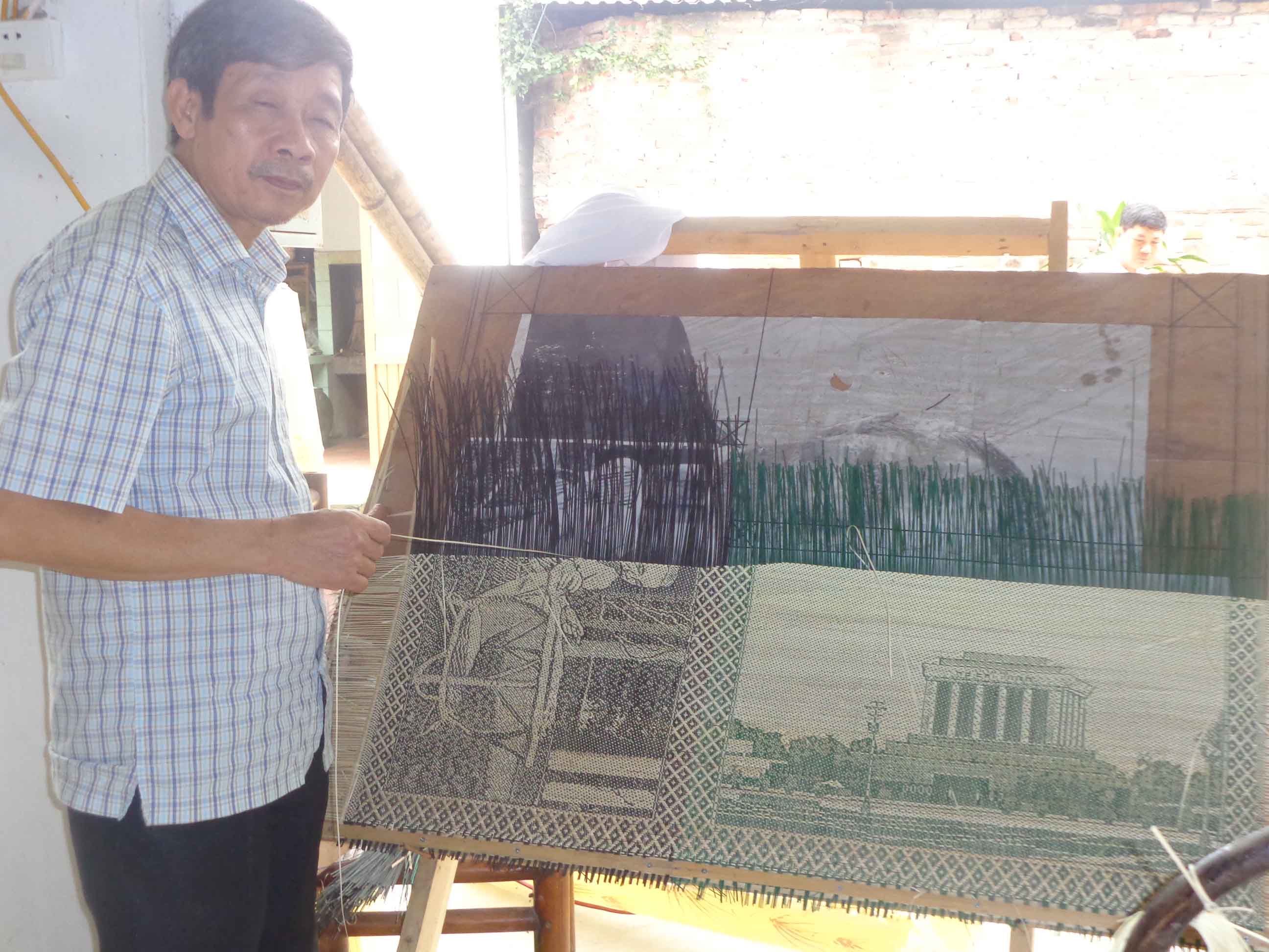 សិប្បករ Nguyen Van Trung-អ្នកចាក់គំនូរលោកអ៊ំហូពីផ្តៅ