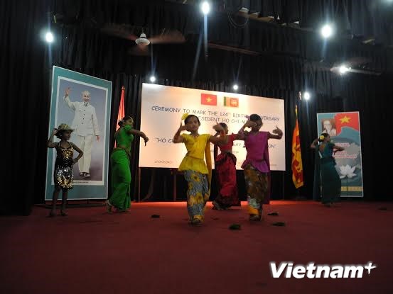 សកម្មភាពរំលឹកខួបអនុស្សាវរីយ៍លើកទី១២៤នៃទិវាកំណើតលោកប្រធានហូជីមិញនៅបណ្ដាប្រទេស