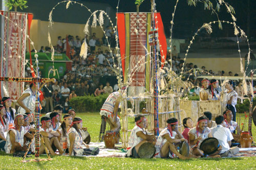 ដំណោះស្រាយអភិរក្សអភិវឌ្ឍន៍វប្បធម៍ Tay Nguyen