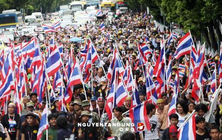 ថៃ៖ប្រជាជនធ្វើបាតុកម្មទាមទារសេរីភាពនិងប្រជាធិបតេយ្យភាព