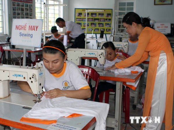 សន្និសីទអំពីការកសាងសមាគមនិងអនុវត្តចលនាដើម្បីជនរងគ្រោះដោយជាតិគីមីពុលពណ៌រលឿងទុំ/dioxin វៀតណាម
