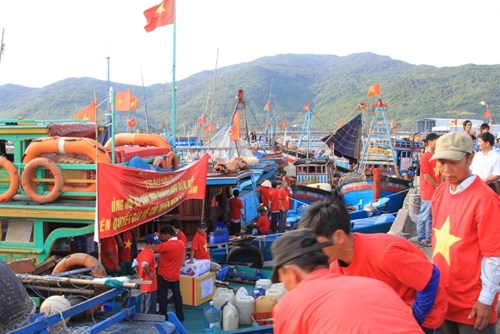 អង្គភាពអាជីវកម្មសកម្មជួយឧបត្ថម្ភអ្នកនេសាទចេញទៅសមុទ្រ