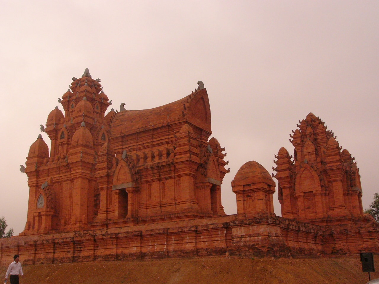 ពង្រីកនិងអភិរក្សវប្បធម៍ចាម