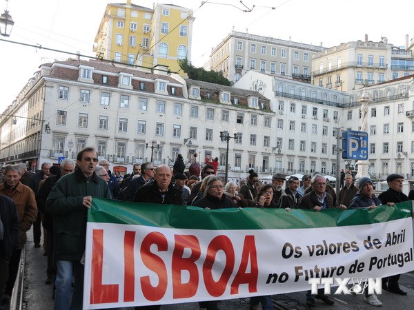 ការធ្វើបាតុកម្មប្រឆាំងជំទាស់គោលនយោបាយសេដ្ឋកិច្ចត្បិតត្បៀតបានប្រព្រឹត្តទៅនៅព័រទុយហ្គាល