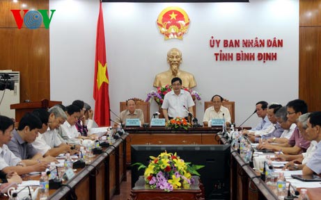 រដ្ឋមន្ត្រីក្រសួងកសិកម្មនិងអភិវឌ្ឍន៍ជនបទទៅត្រួតពិនិតគោលនយោបាយជួយឧបត្ថម្ភអ្នកនេសាទនៅខេត្ត Binh Dinh