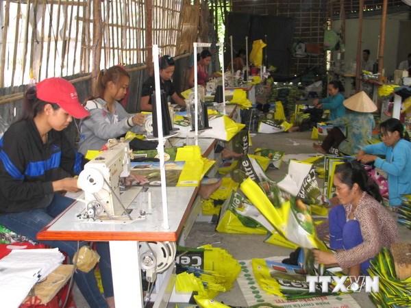 ឧបនាយករដ្ឋមន្ត្រីបានធ្វើអធិបតីកិច្ចប្រជុំស្ដីពីបង្រៀនវិជ្ជាជីវៈសំរាប់ពលករជនបទ