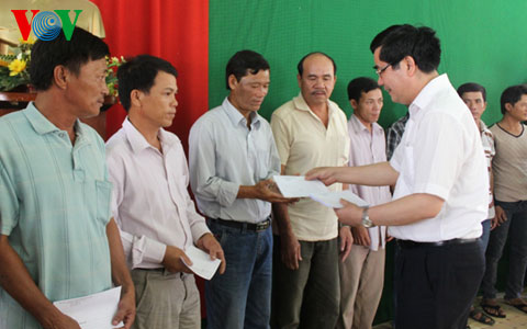 រដ្ឋមន្ត្រីក្រសួងកសិកម្មនិងអភិវឌ្ឍន៍ជនបទវៀតណាមជួបធ្វើការជាមួយថ្នាក់ដឹកនាំនៃខេត្ត Quang Ngai