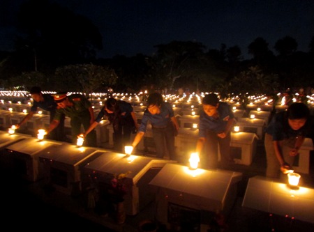 ពិធីដុតទានរំលឹកគុណដល់បណ្ដាវីរយុទ្ធជនពលី