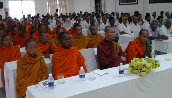 គណៈកម្មការទទួលបន្ទុក់តំបន់ Nam Bo ខាងលិចជួបមុខជាមួយតំណាងជនរួមជាតិជាជនជាតិភាគតិចនៅទីក្រុង Can Tho