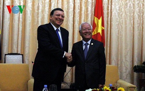 ប្រធានគណៈកម្មាធិការអឺរ៉ុបបញ្ចប់ដំណើរទស្សនកិច្ចនៅវៀតណាម