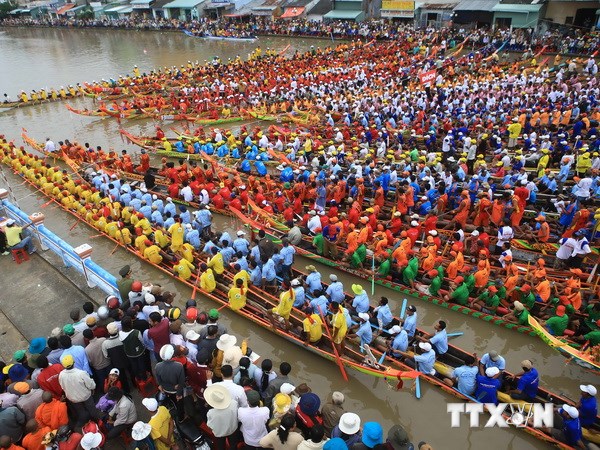 អនុម័តទៅលើខ្លឹមសារវេទិកា MDEC – SOC TRANG ២០១៤