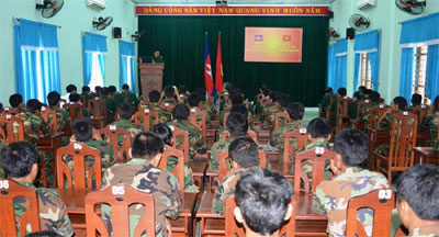 បើកថ្នាក់ហ្វឹកហាត់សំរាប់មន្ត្រីនៃកងយោធពលខេមរះភូមិន្ទកម្ពុជា