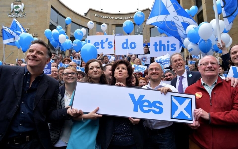 អេគូសបំបែកចេញពីអង់គ្លេស៖ឱកាសអភិវឌ្ឍន៍ឬលិទ្ធិជនជាតិអសកម្ម?