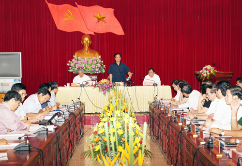 នាយករដ្ឋមន្ត្រីវៀតណាមជួបធ្វើការជាមួយថ្នាក់ដឹកនាំខេត្ត Yen Bai