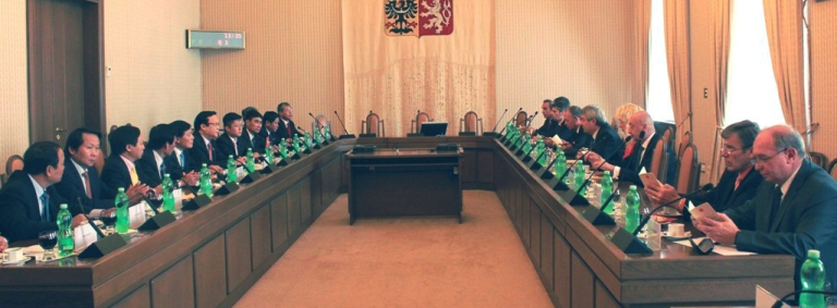 គណៈប្រតិភូជាន់ខ្ពស់រដ្ឋសភាវៀតណាមទៅបំពេញទស្សនកិច្ចនៅឆែក