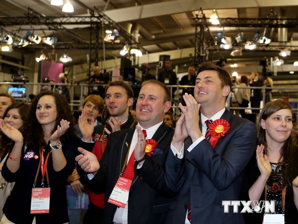 នាយករដ្ឋមន្រ្តីអង់គ្លេសអំពាវនាវកែទម្រង់រដ្ឋធម្មនុញ្ញបន្ទាប់ពីការបោះប្រជាមតិនៅអេកូស