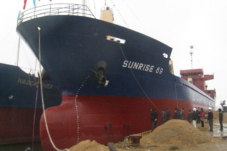 វៀតណាមខំប្រឹងប្រែងស្វែងរកនាវា Sunrise