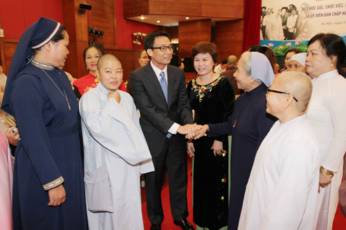 ពិធីលើកសរសើរបណ្ដាអ្នកមុខអ្នកការនារីនិងភិក្ខុនីសង្ឃគំរូ