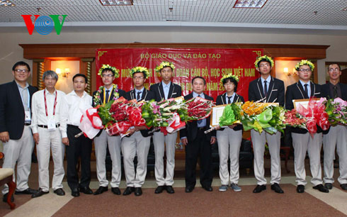 យកចិត្តទុកដាក់ថែទាំជាច្រើនថែមទៀតសំរាប់បុព្វហេតុអប់រំបណ្ដុះបណ្ដាល