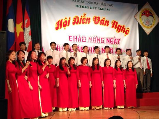 បណ្ដាតំបន់រៀបចំពិធីរំលឹកខួបអនុស្សាវរីយ៍ទិវាគ្រូបង្រៀនវៀតណាម