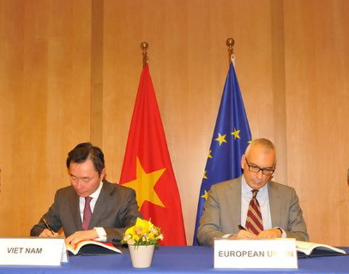 វៀតណាម-EUចុះហត្ថលេខាលើពិធីសារ PCA