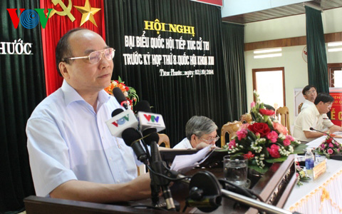 ឧបនាយករដ្ឋមន្ត្រី Nguyen Xuan Phuc ជួបប្រាស្រ័យជាមួយអ្នកបោះឆ្នោតខេត្ត Quang Nam
