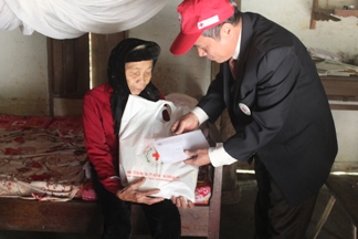 បំផុសចលនា៖បុណ្យចូលឆ្នាំថ្មី២០១៥ដើម្បីជនក្រីក្រនិងជនរងគ្រោះដោយជាតិគីមីពុលពណ៌លឿងទុំ